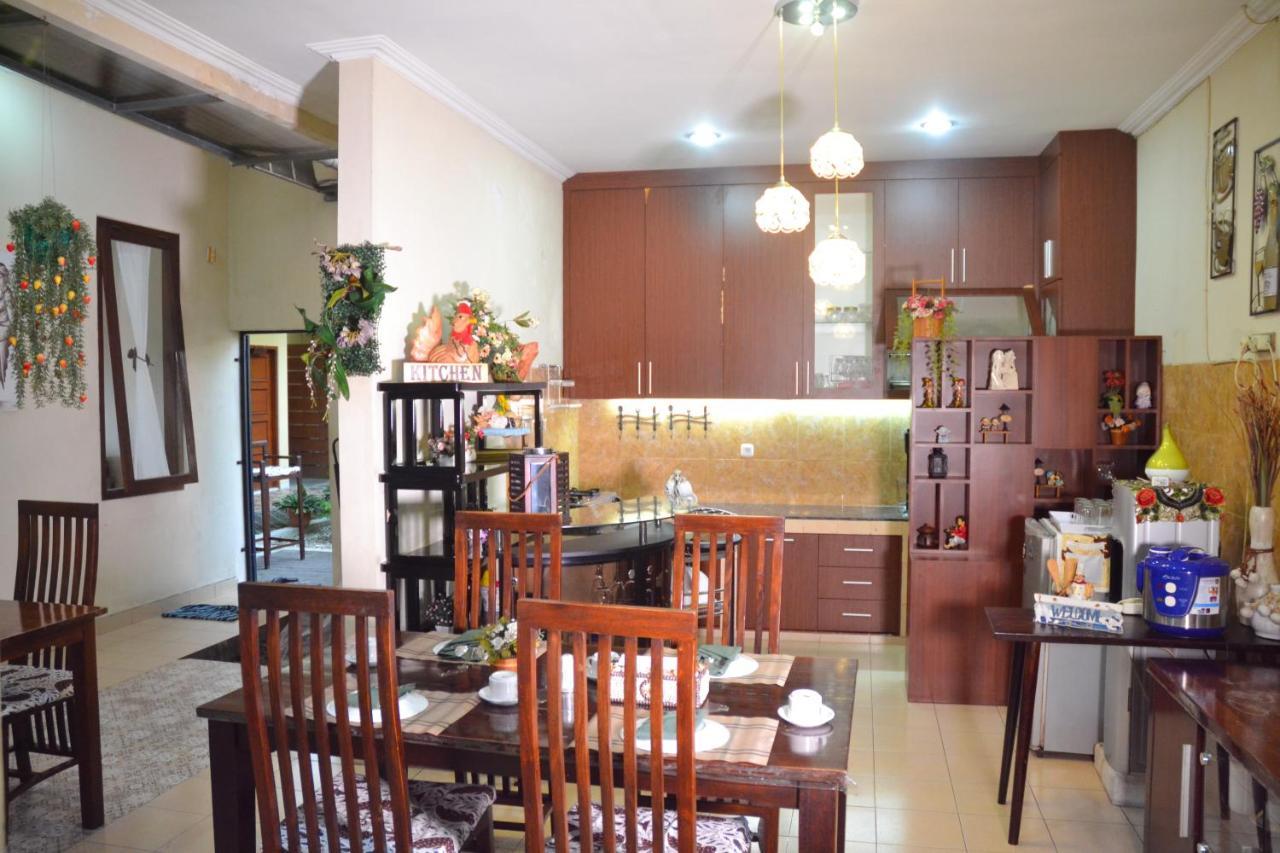 יוגיאקרטה Roemah Canting Homestay מראה חיצוני תמונה
