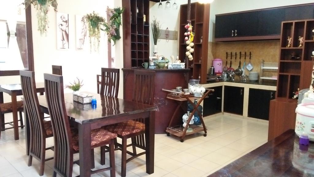 יוגיאקרטה Roemah Canting Homestay מראה חיצוני תמונה